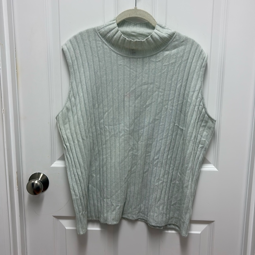 NWT St. John Woman’s Sleeveless Mint‎ Ribbed Cashmere Sweater Vest - Size XL